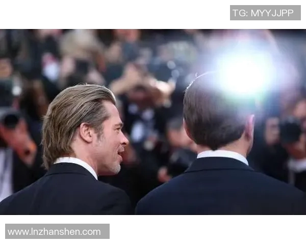 小李子与足球明星同框合影展现友谊与激情的瞬间